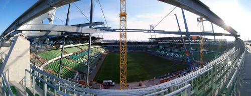 Blick ins Stadion vom Oberrang West